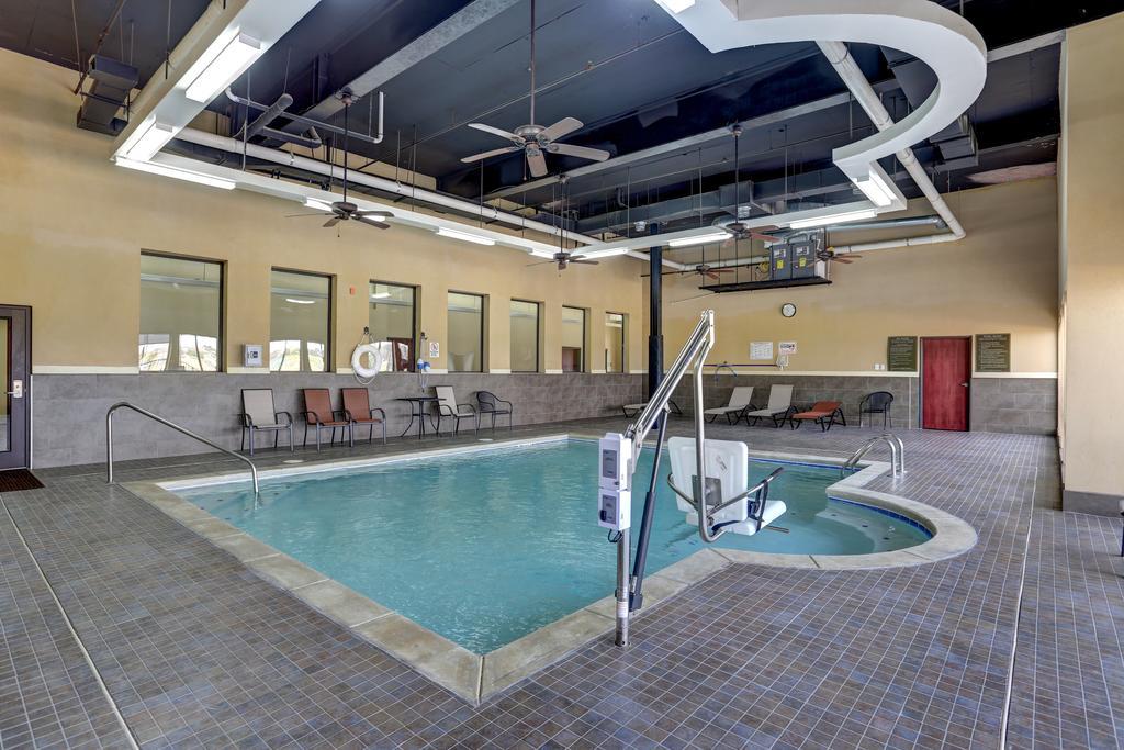 Comfort Suites Batesville Bagian luar foto