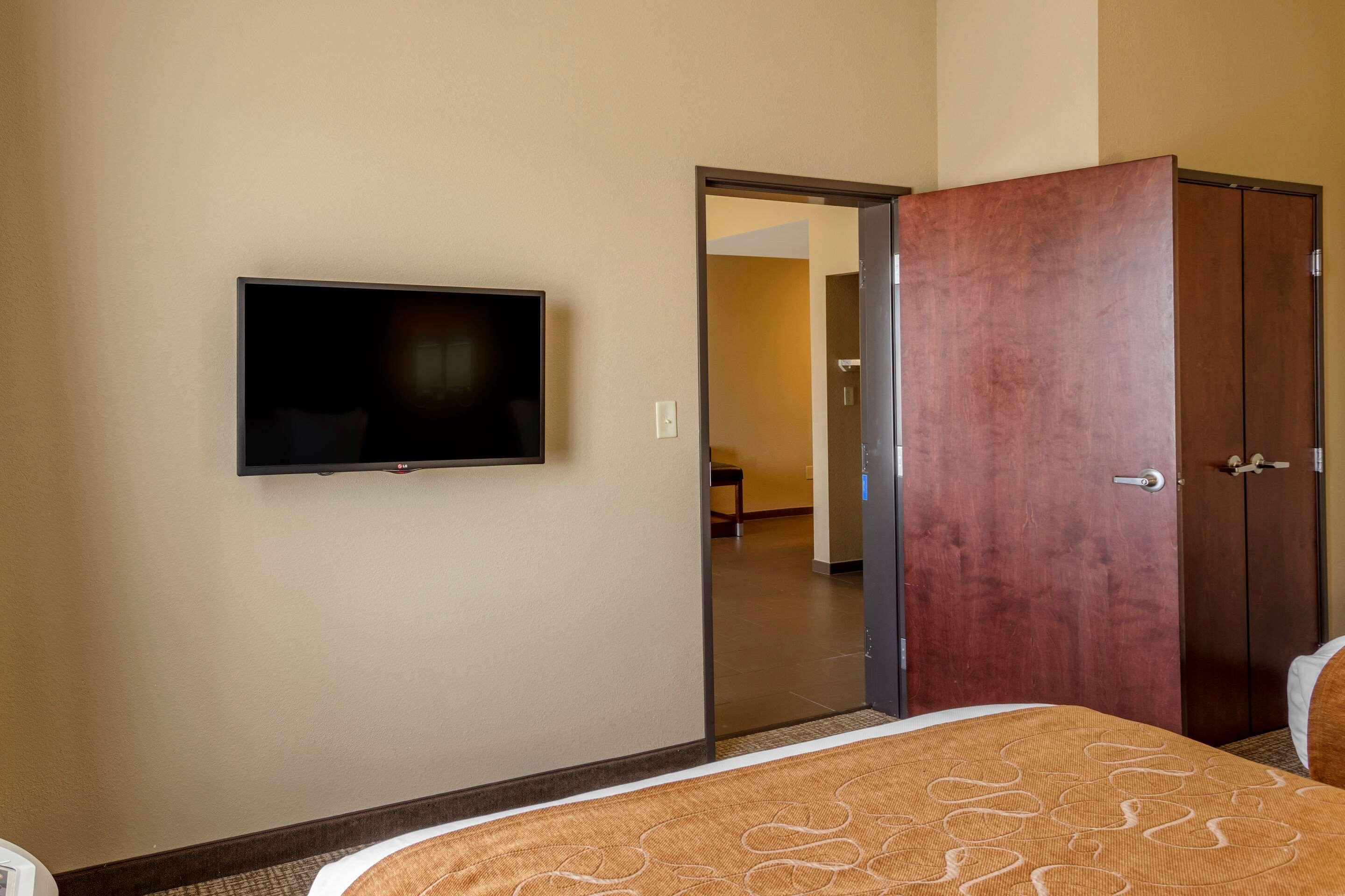 Comfort Suites Batesville Bagian luar foto