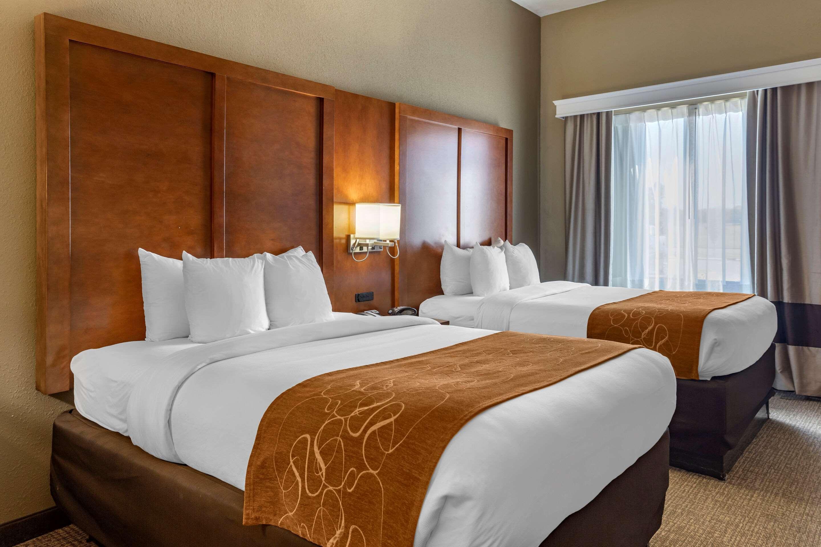 Comfort Suites Batesville Bagian luar foto