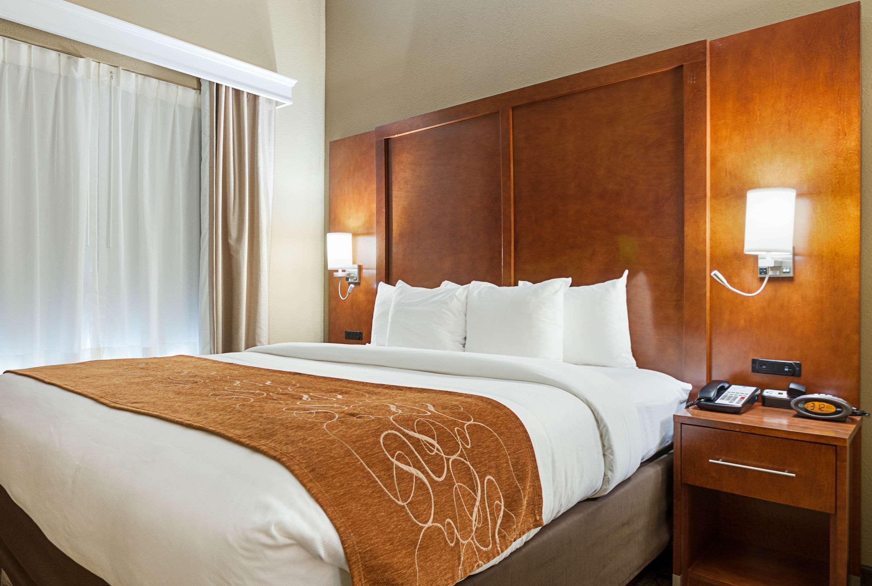 Comfort Suites Batesville Bagian luar foto