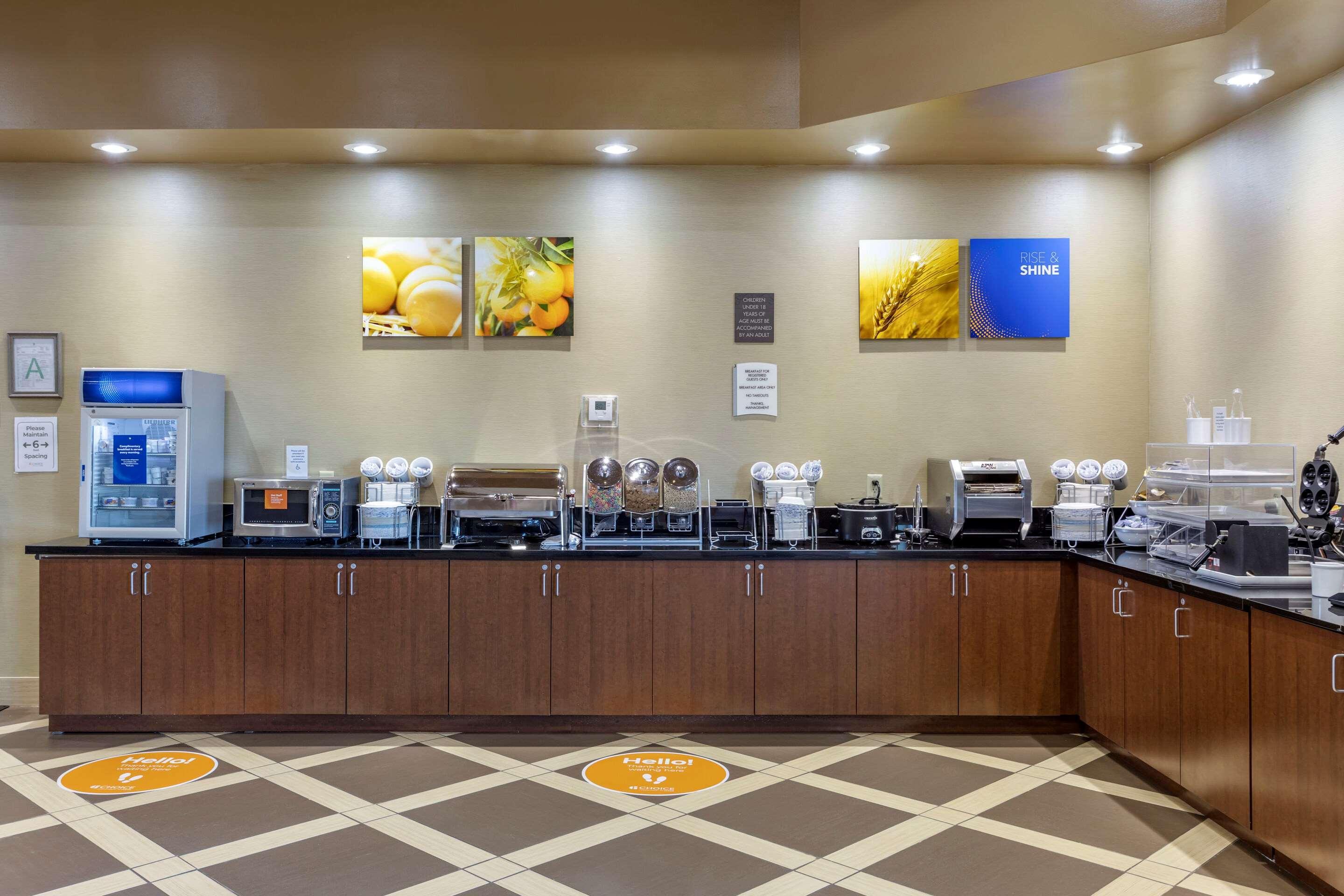 Comfort Suites Batesville Bagian luar foto
