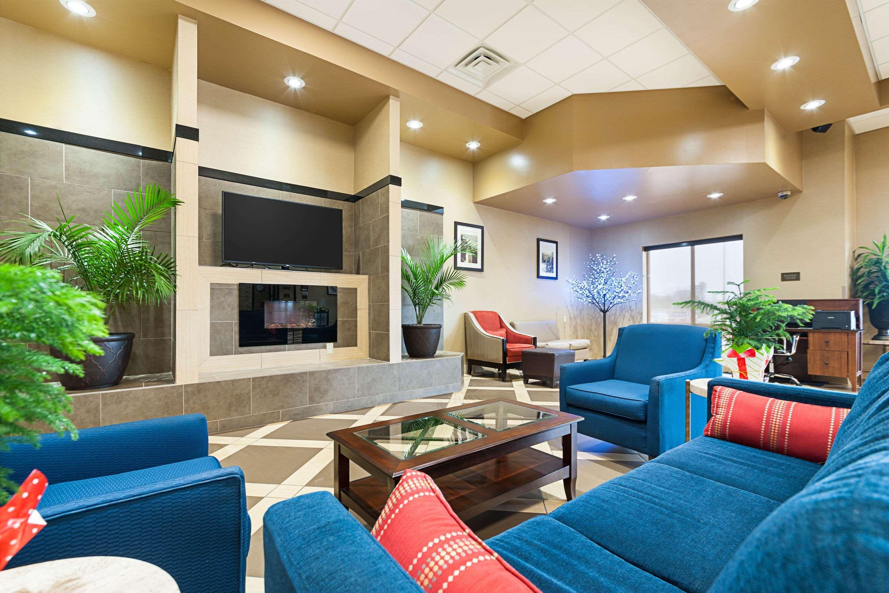 Comfort Suites Batesville Bagian luar foto