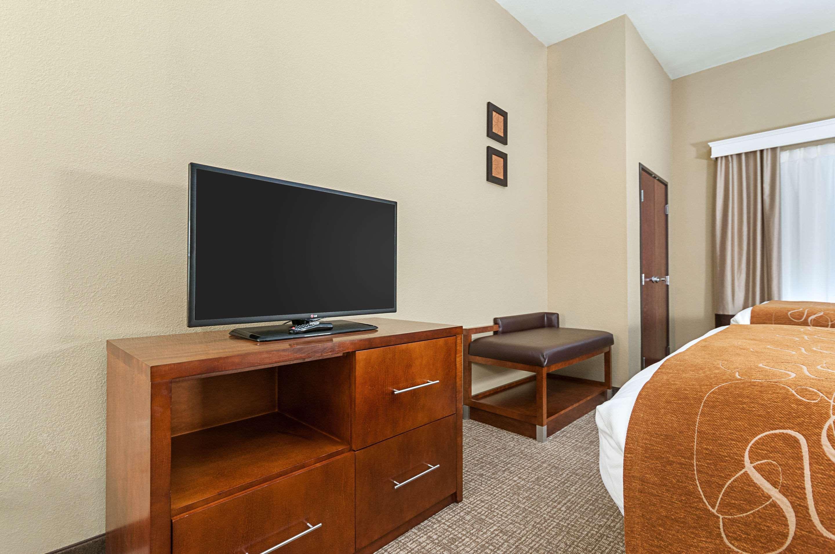 Comfort Suites Batesville Bagian luar foto