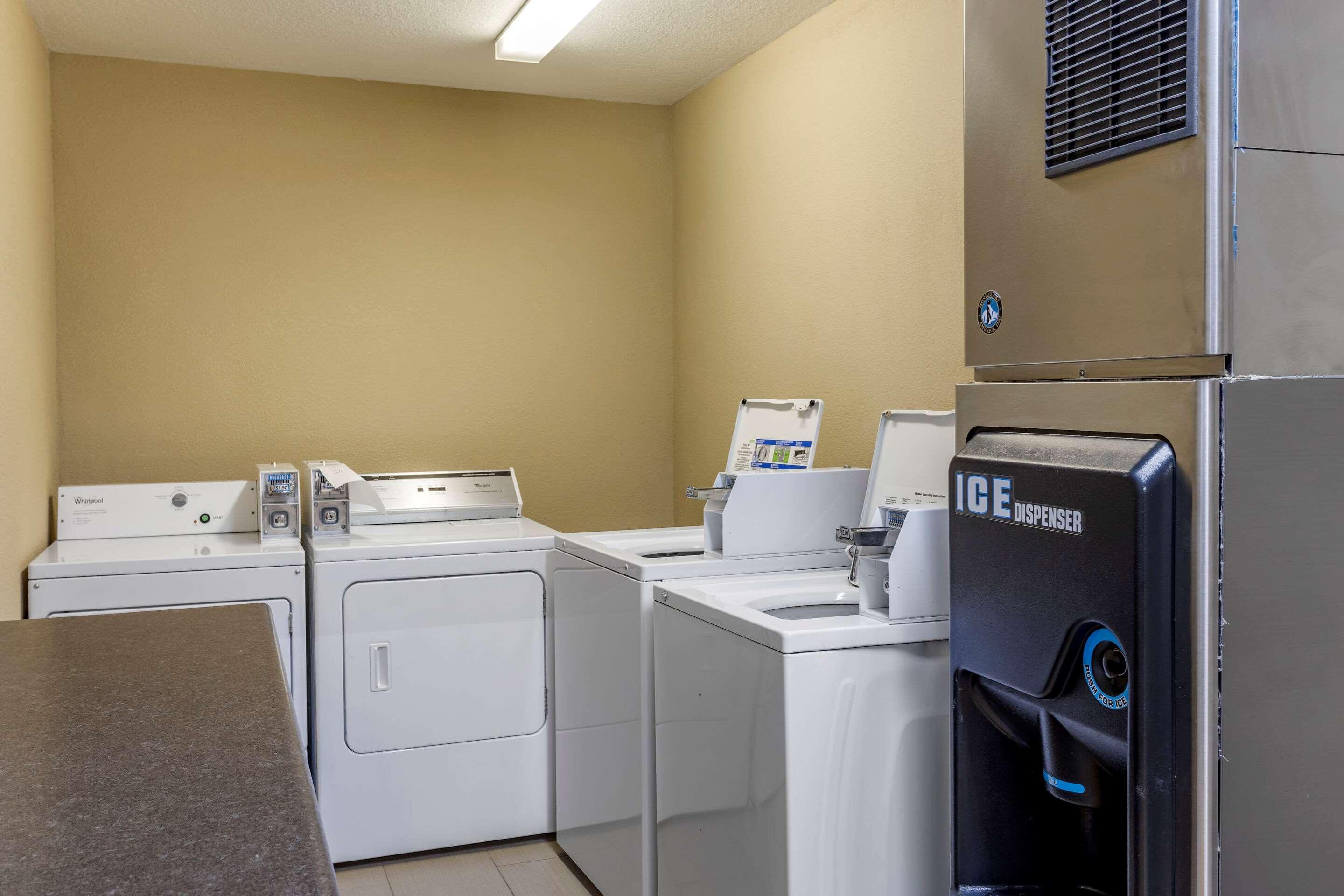 Comfort Suites Batesville Bagian luar foto