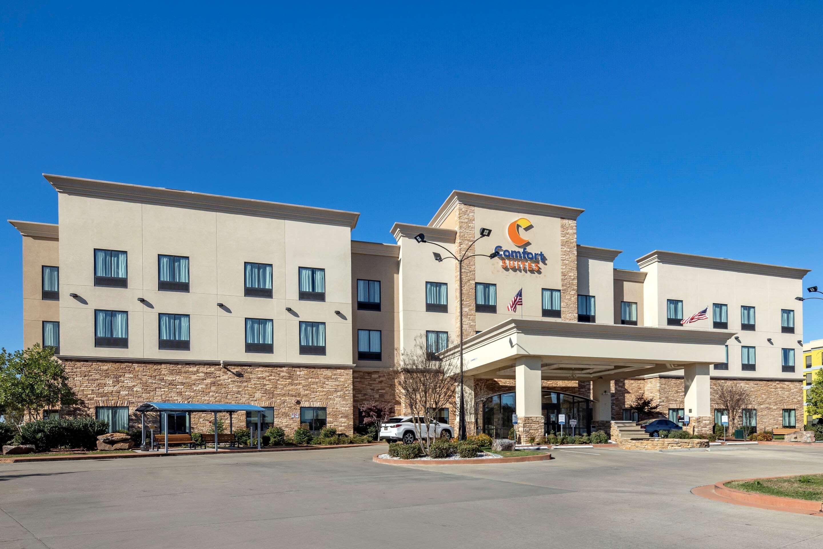 Comfort Suites Batesville Bagian luar foto