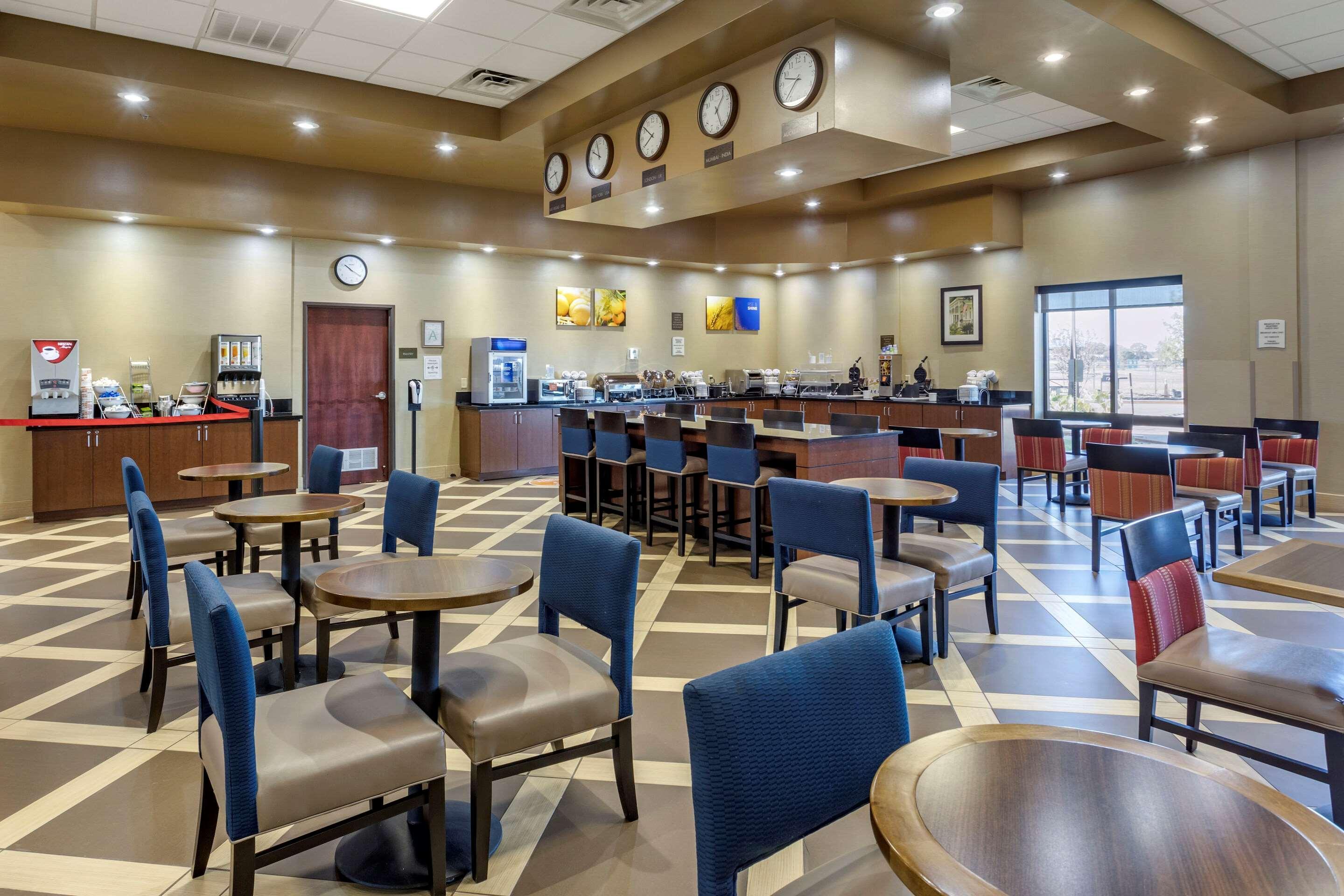 Comfort Suites Batesville Bagian luar foto