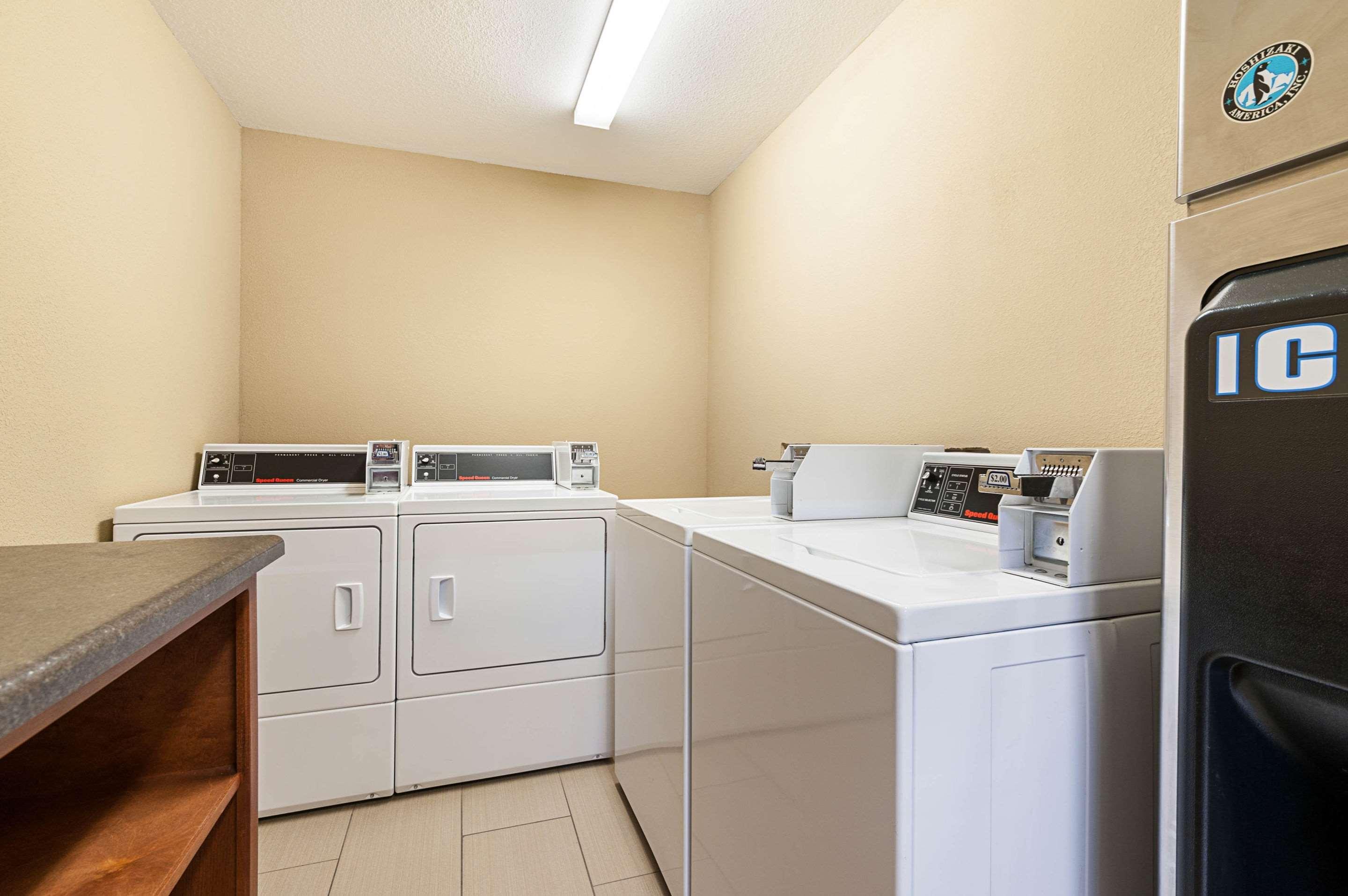 Comfort Suites Batesville Bagian luar foto