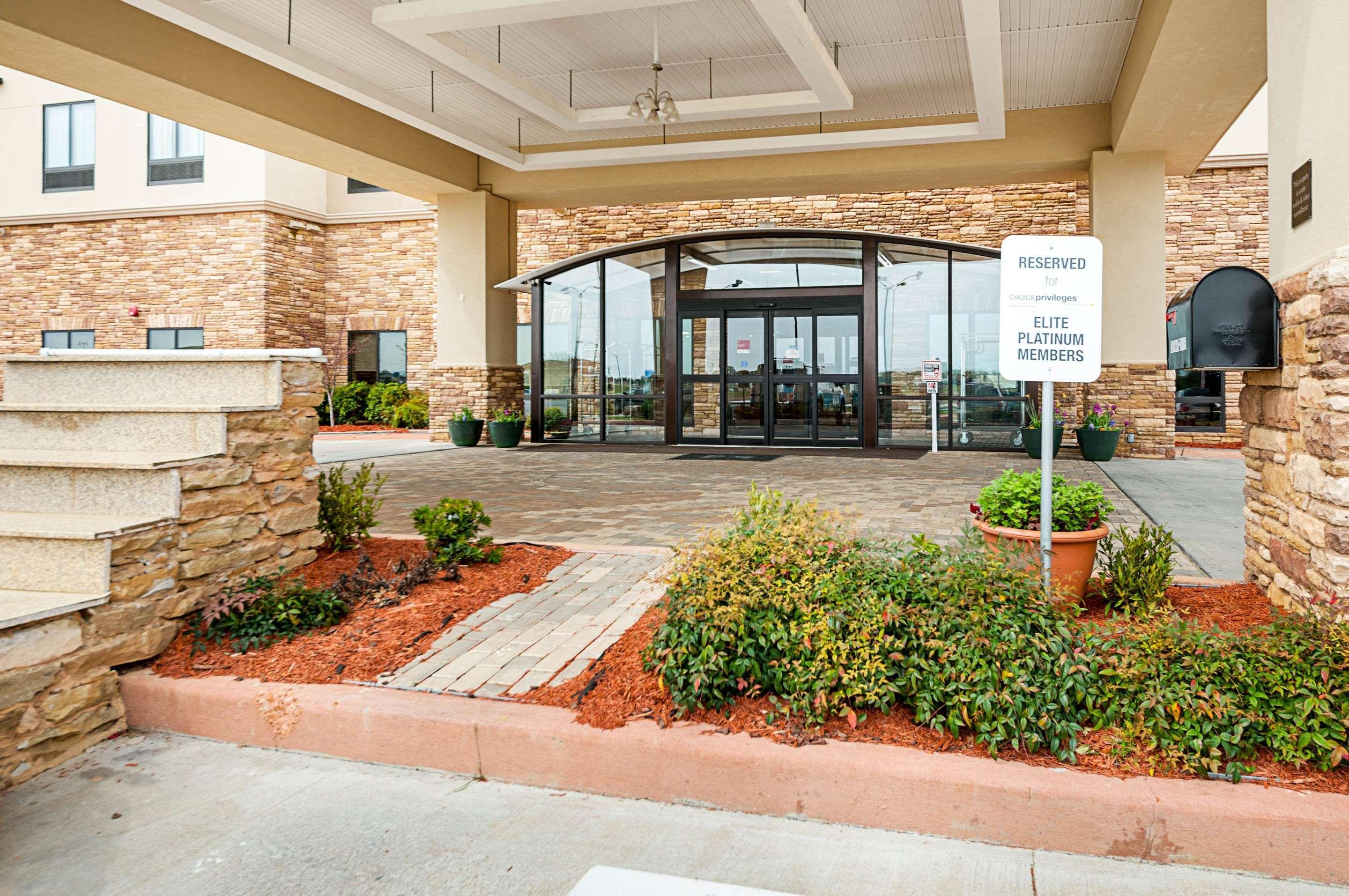 Comfort Suites Batesville Bagian luar foto