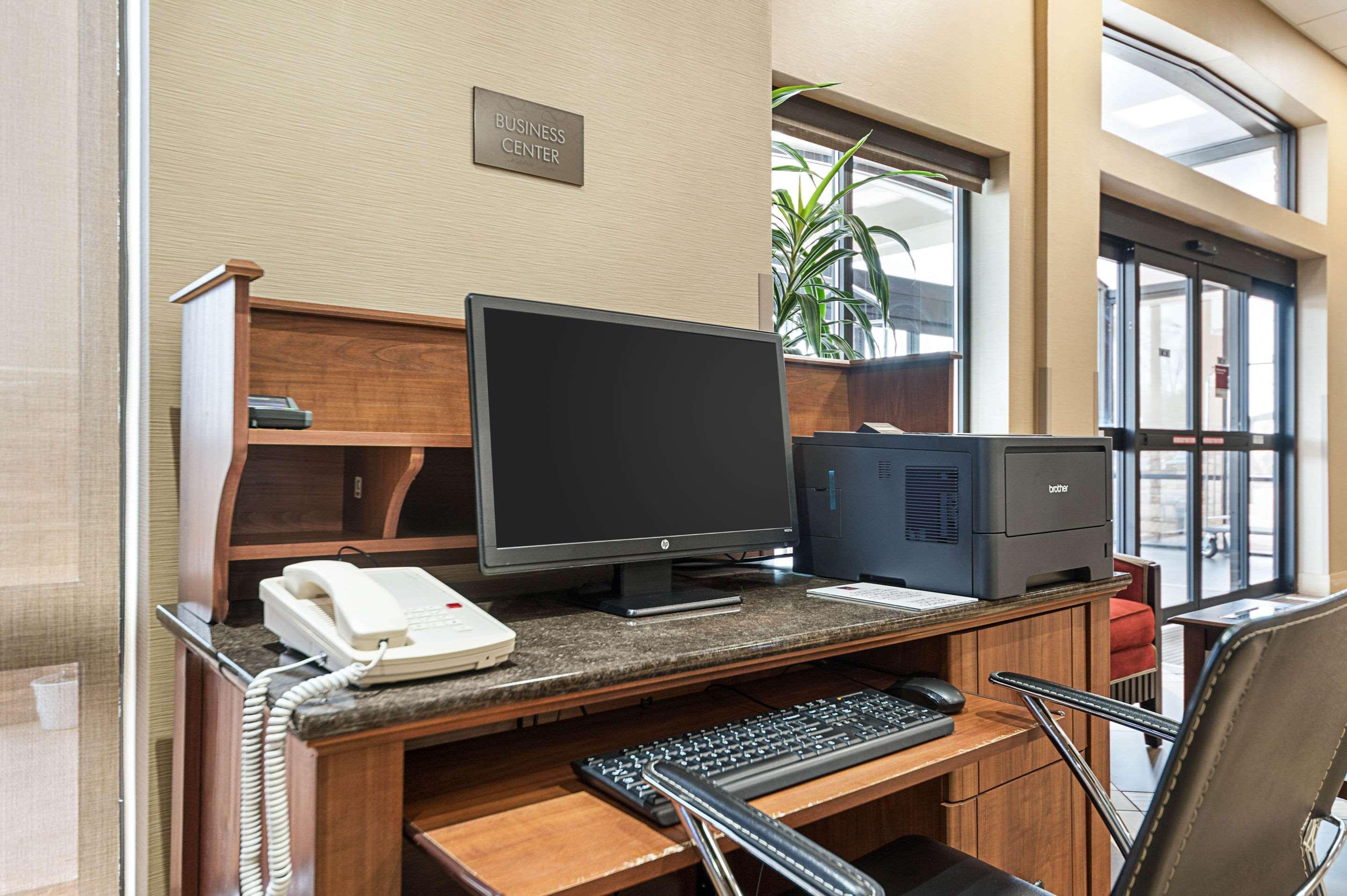 Comfort Suites Batesville Bagian luar foto