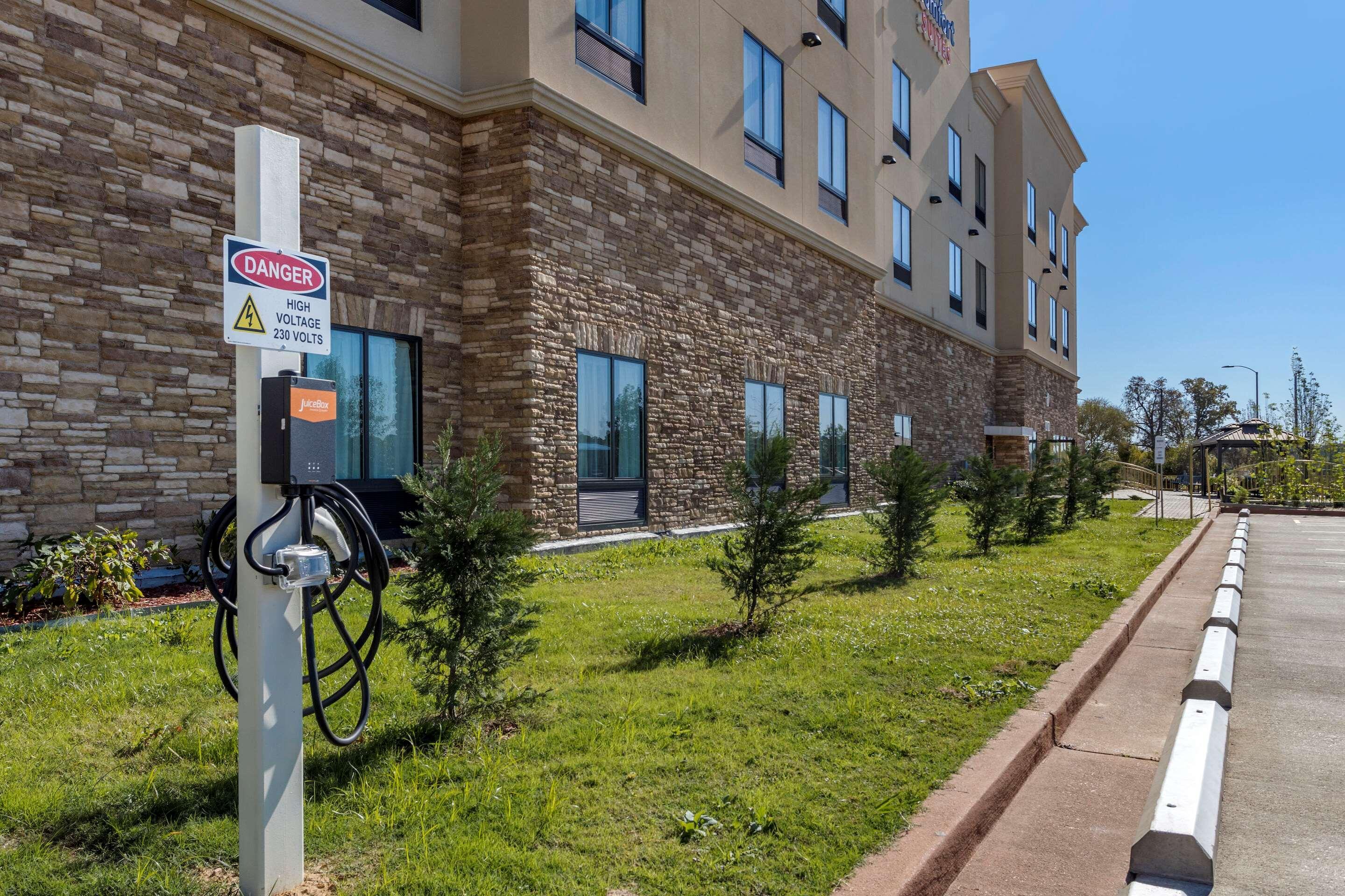 Comfort Suites Batesville Bagian luar foto